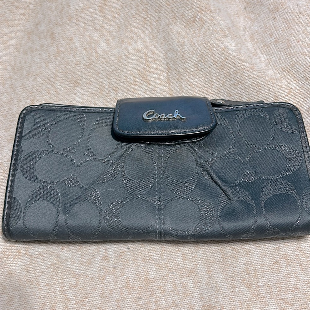 Coach wallet grey sparkle- good condition